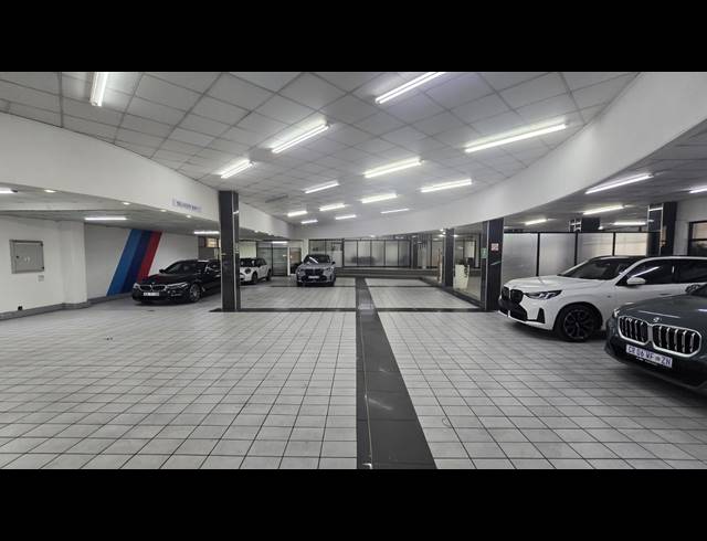 5,267M² BUILDING FOR SALE IN ROSSBURGH